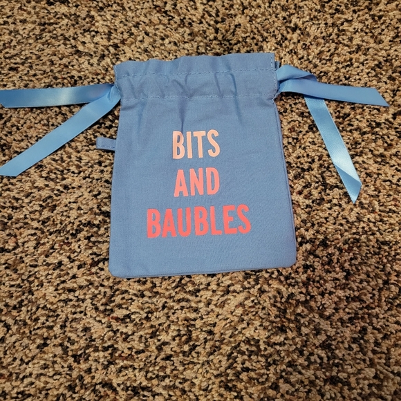 Kate Spade travel bags - Picture 5 of 5